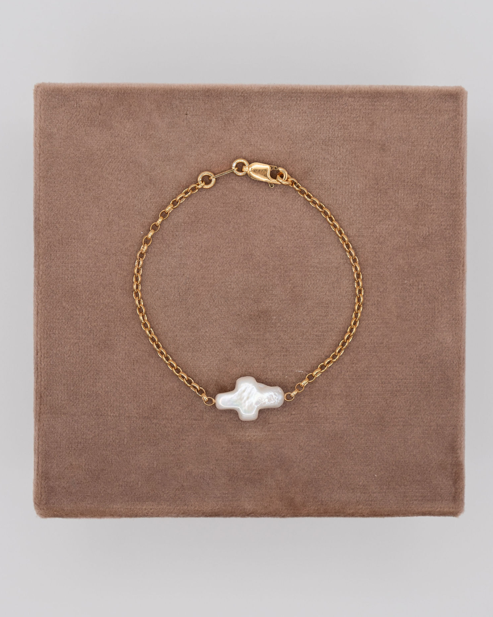 Cross Pearl Armband