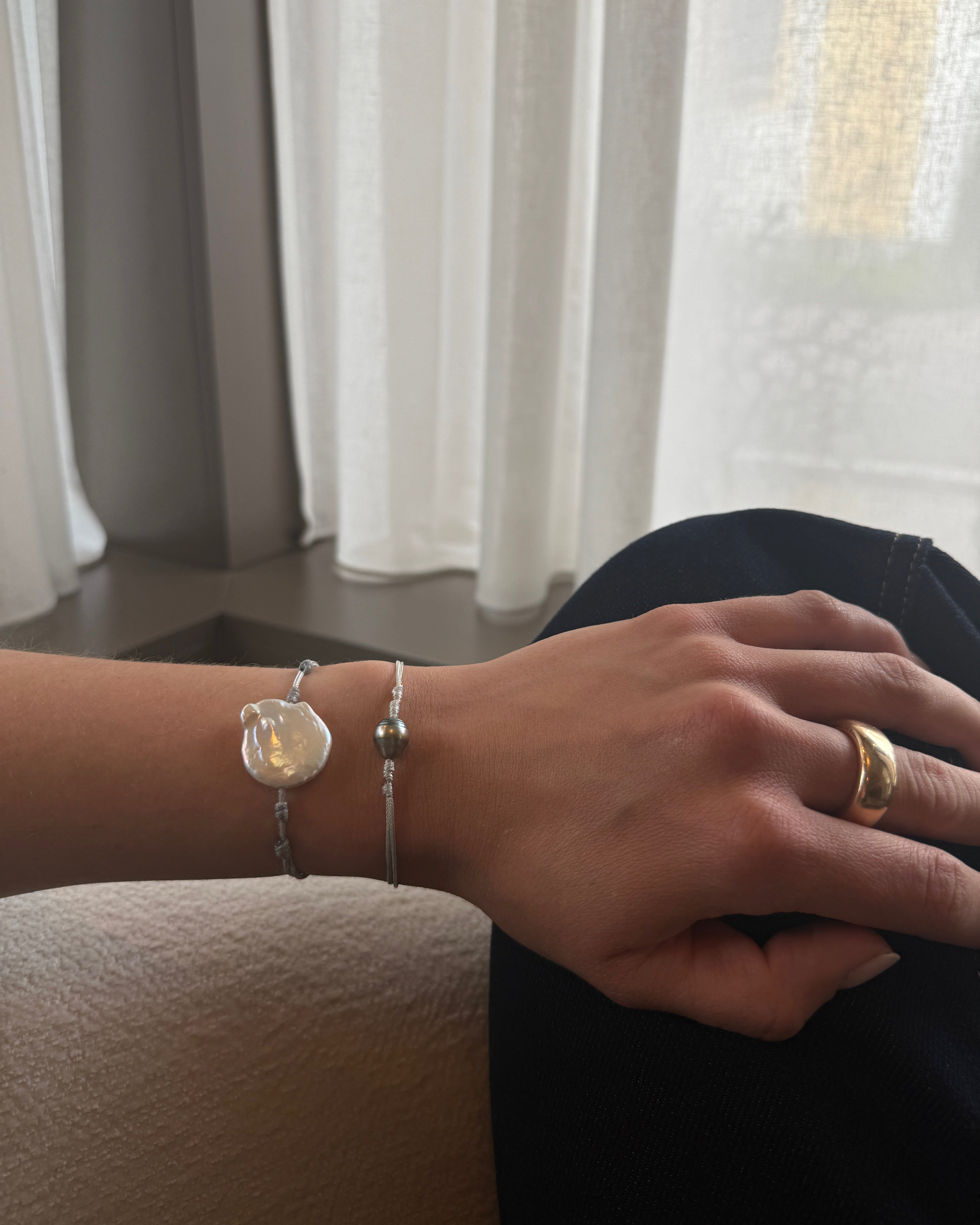 Pearl Strap Armband