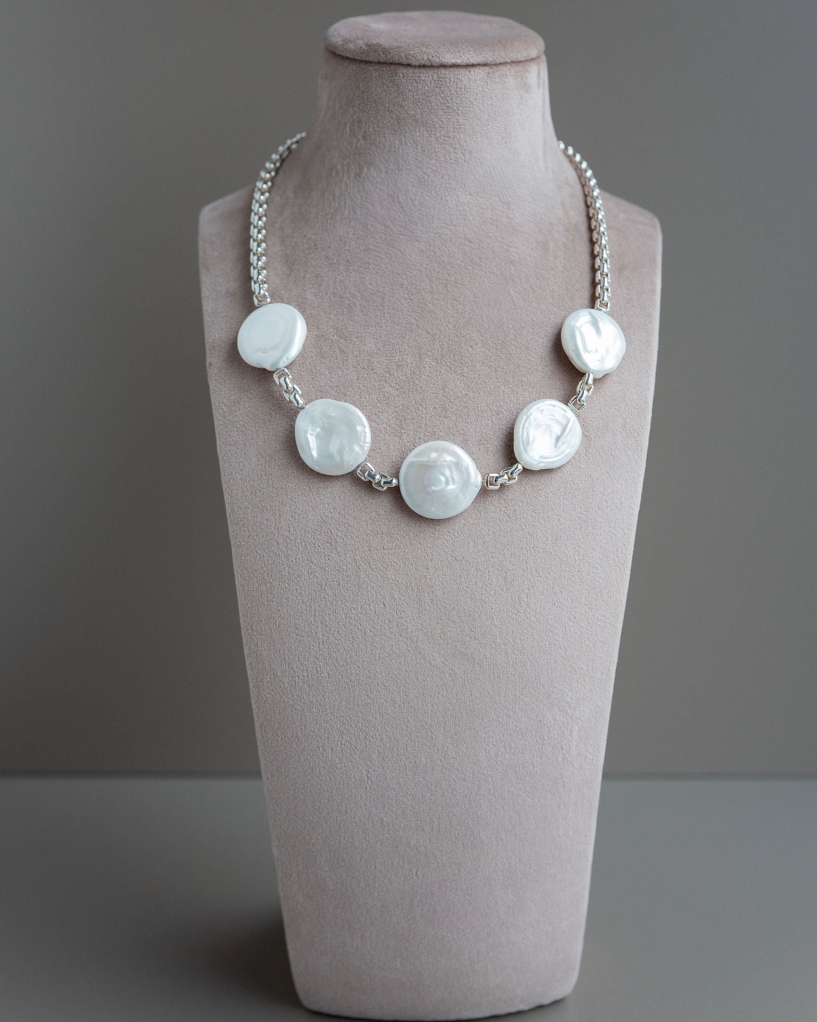 Coin Pearl Choker